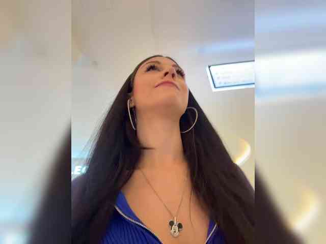 _Meggi_ webcam