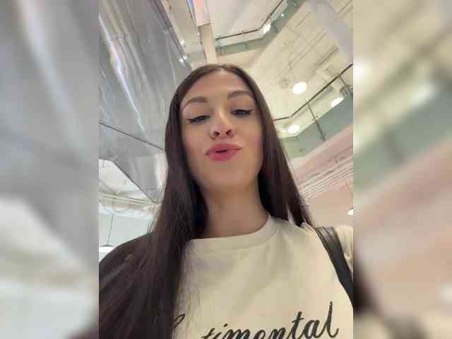 _Meggi_ webcam