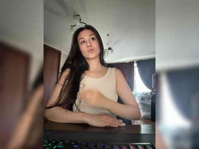 _Meggi_ webcam