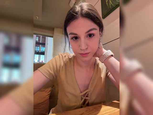 _Meggi_ webcam
