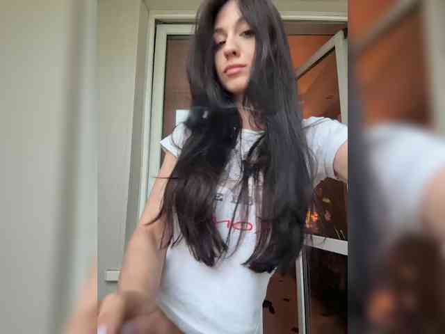 _Meggi_ webcam
