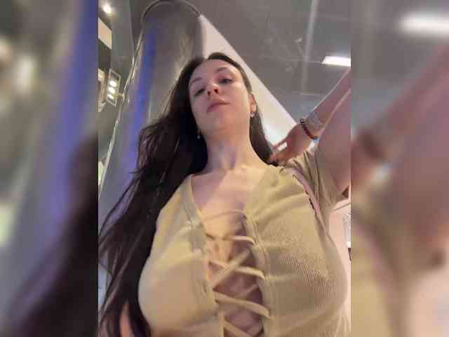 _Meggi_ webcam