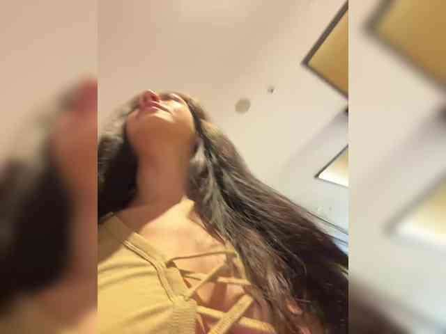 _Meggi_ webcam