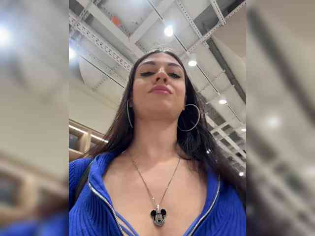 _Meggi_ webcam