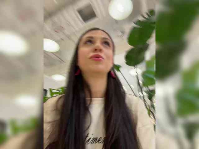 _Meggi_ webcam