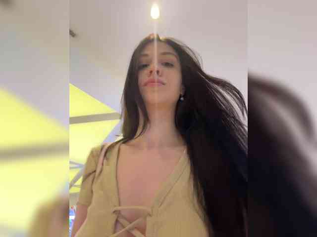 _Meggi_ webcam