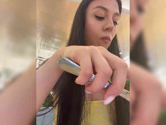 _Meggi_ webcam