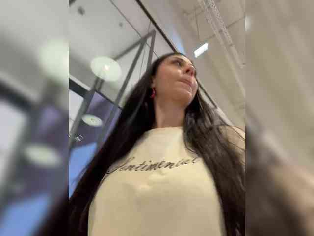 _Meggi_ webcam
