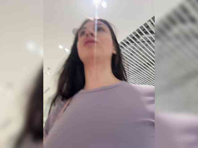 _Meggi_ webcam