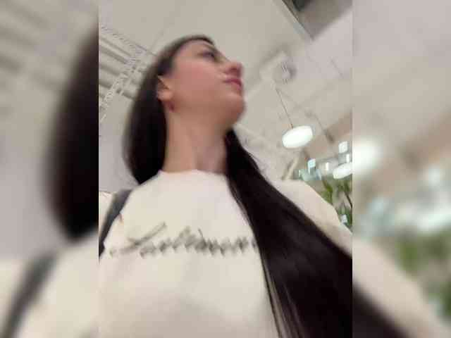 _Meggi_ webcam