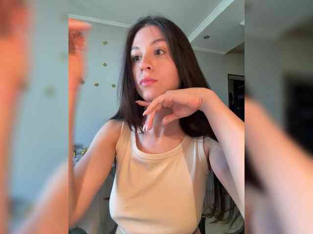 _Meggi_ webcam