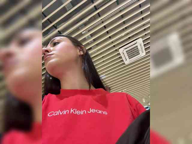 _Meggi_ webcam
