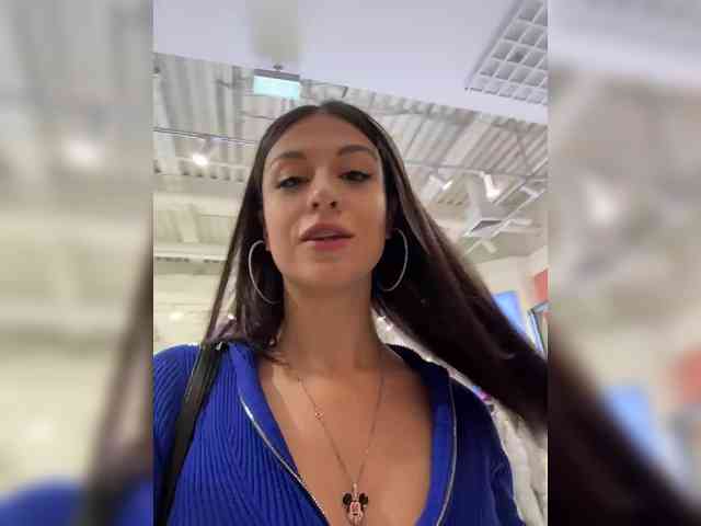 _Meggi_ webcam