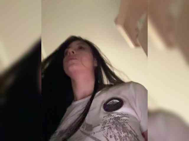 _Meggi_ webcam