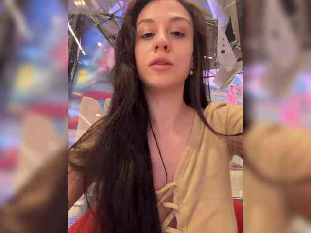 _Meggi_ webcam