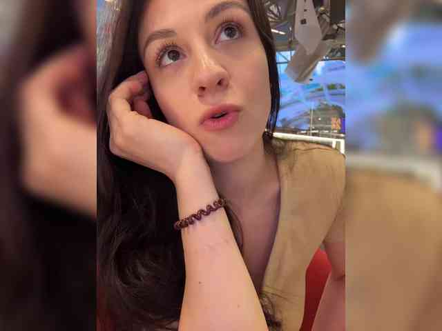 _Meggi_ webcam
