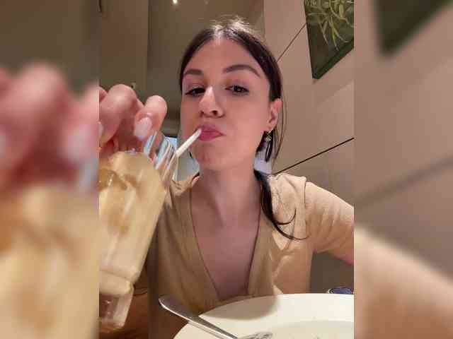 _Meggi_ webcam
