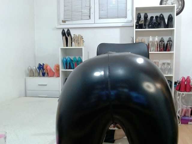 MisstressSabi's BongaCams show and profile