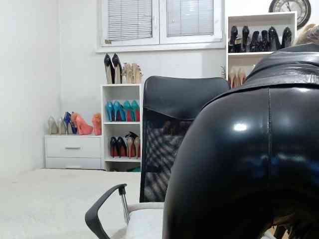 MisstressSabi webcam