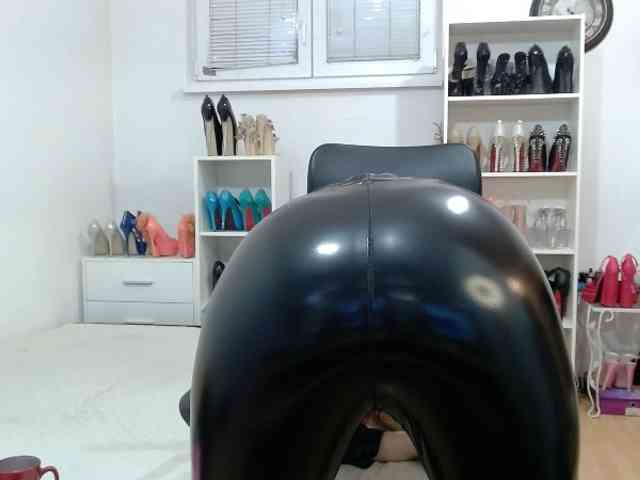 MisstressSabi webcam