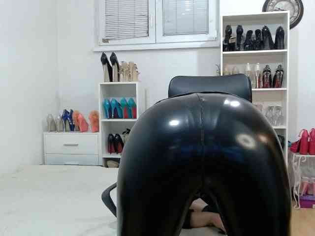 MisstressSabi webcam