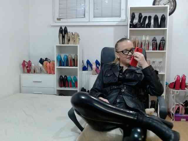 MisstressSabi webcam