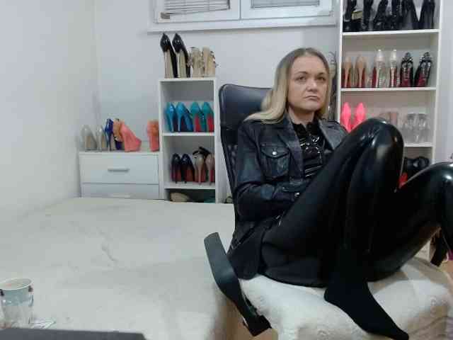 MisstressSabi webcam