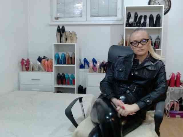 MisstressSabi webcam