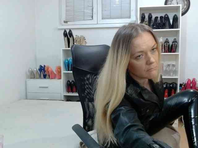 MisstressSabi webcam