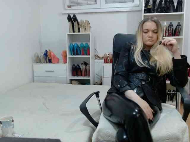 MisstressSabi webcam