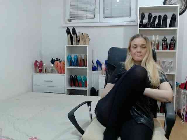 MisstressSabi webcam