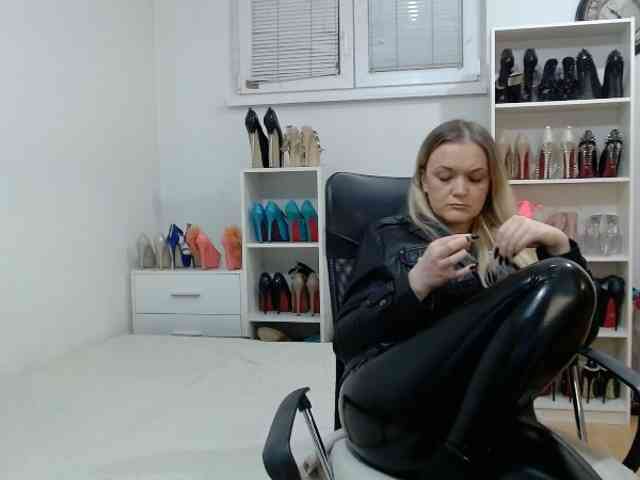 MisstressSabi webcam