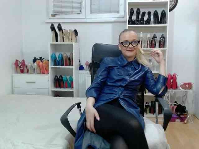 MisstressSabi webcam