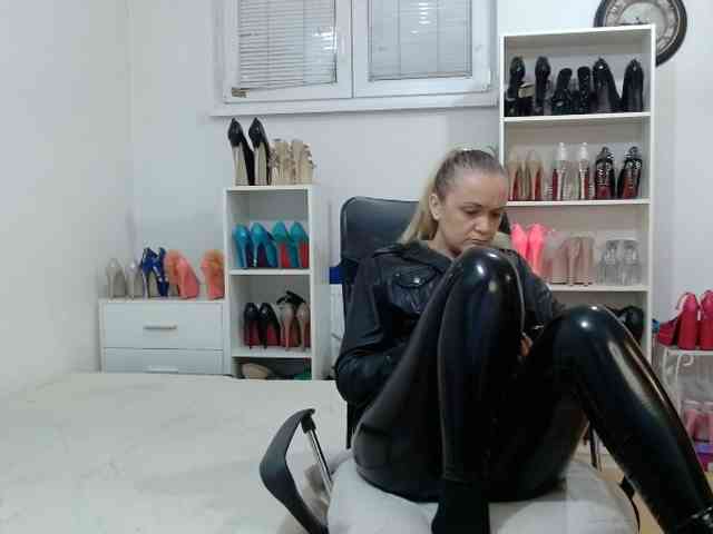 MisstressSabi webcam