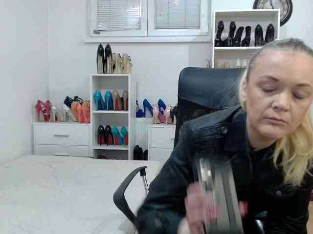 MisstressSabi webcam