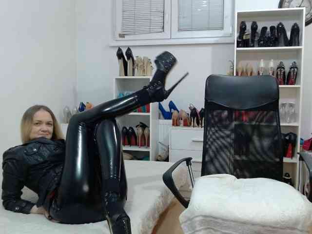 MisstressSabi webcam