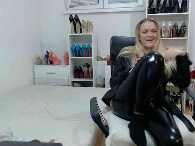 MisstressSabi webcam