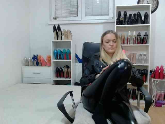 MisstressSabi webcam