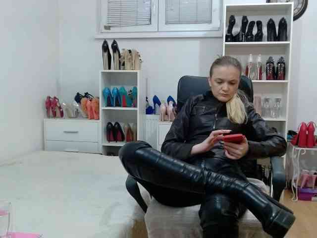 MisstressSabi webcam