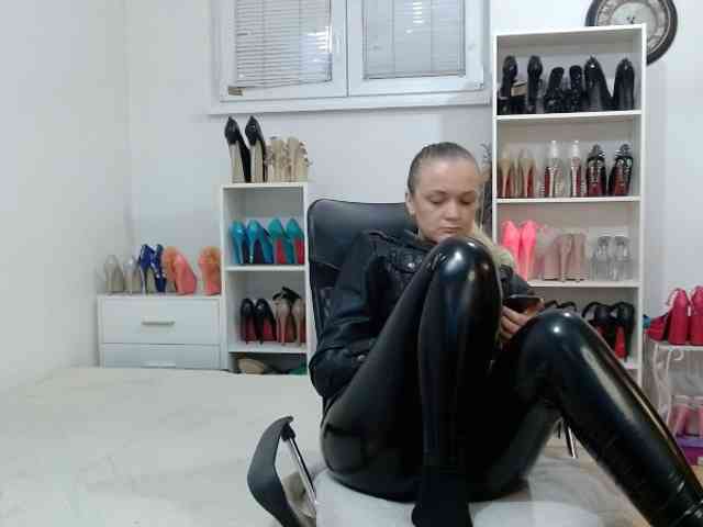 MisstressSabi webcam