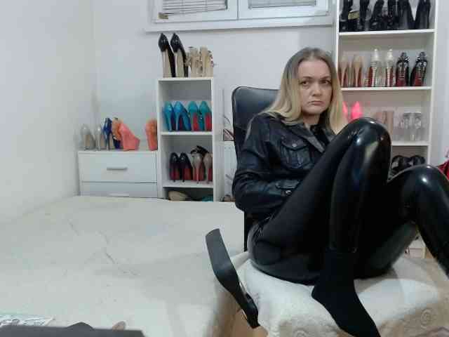 MisstressSabi webcam