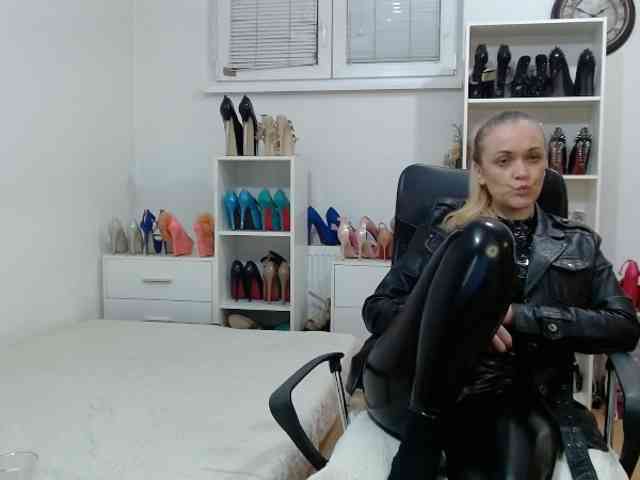 MisstressSabi webcam