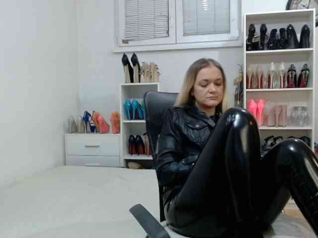 MisstressSabi webcam