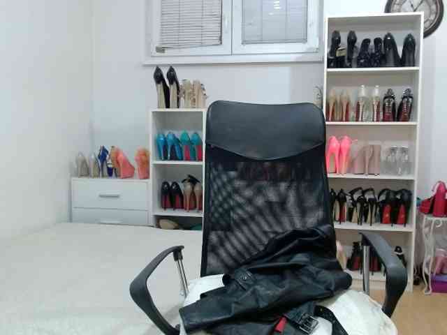 MisstressSabi webcam