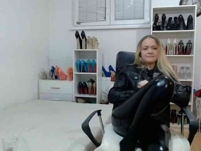 MisstressSabi webcam