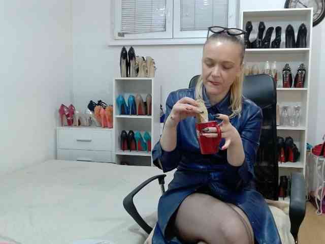 MisstressSabi webcam