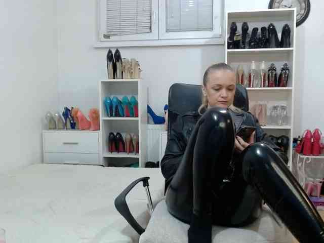 MisstressSabi webcam