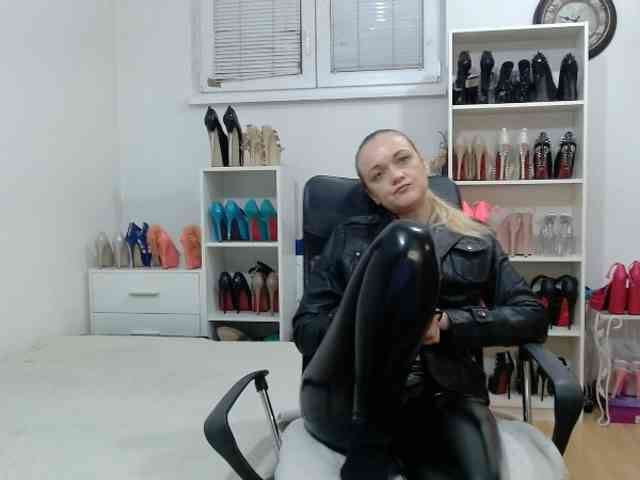 MisstressSabi webcam