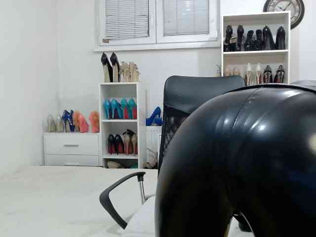 MisstressSabi webcam