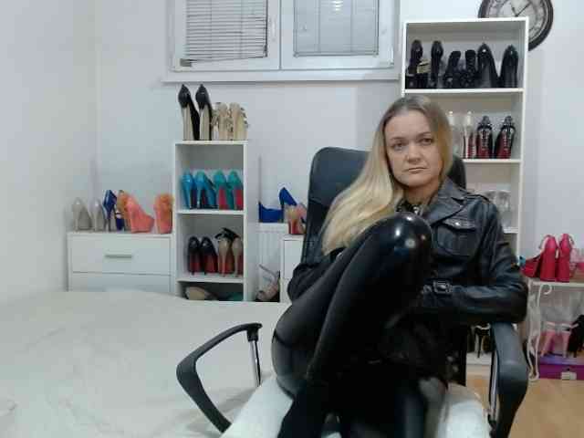 MisstressSabi webcam